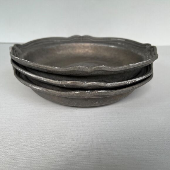 Set of 3 Bon Chef Scalloped Pewter 9" Dinner Plates Augusta NJ - Picture 7 of 7